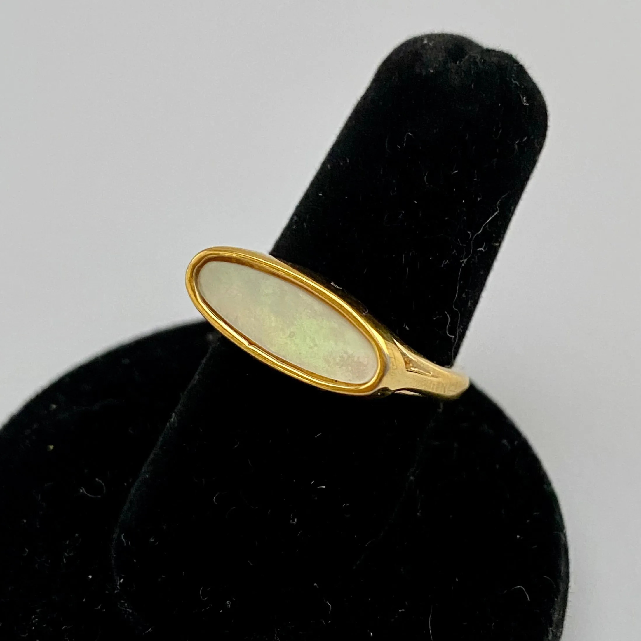 1978 Avon Mother-of-Pearl Ring