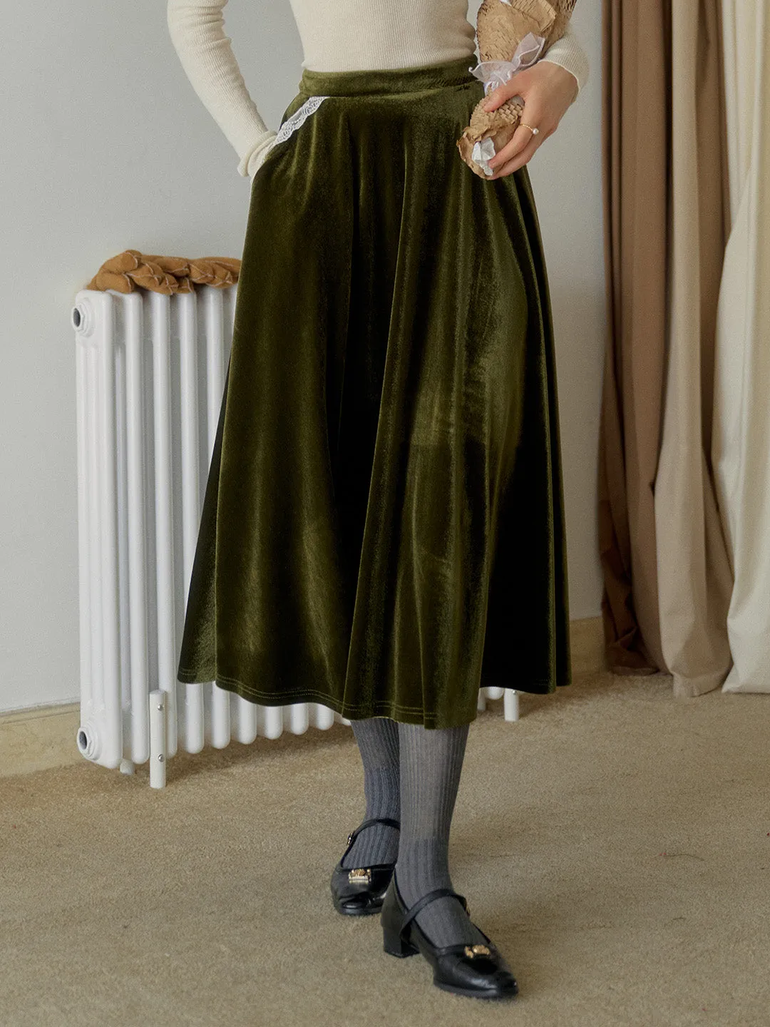 Azari Contrast Lace Paneled Pocket Velvet Skirt - Green