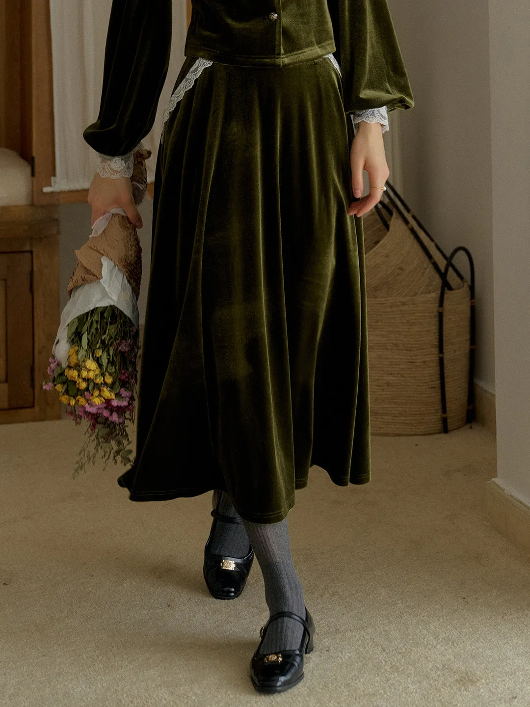Azari Contrast Lace Paneled Pocket Velvet Skirt - Green