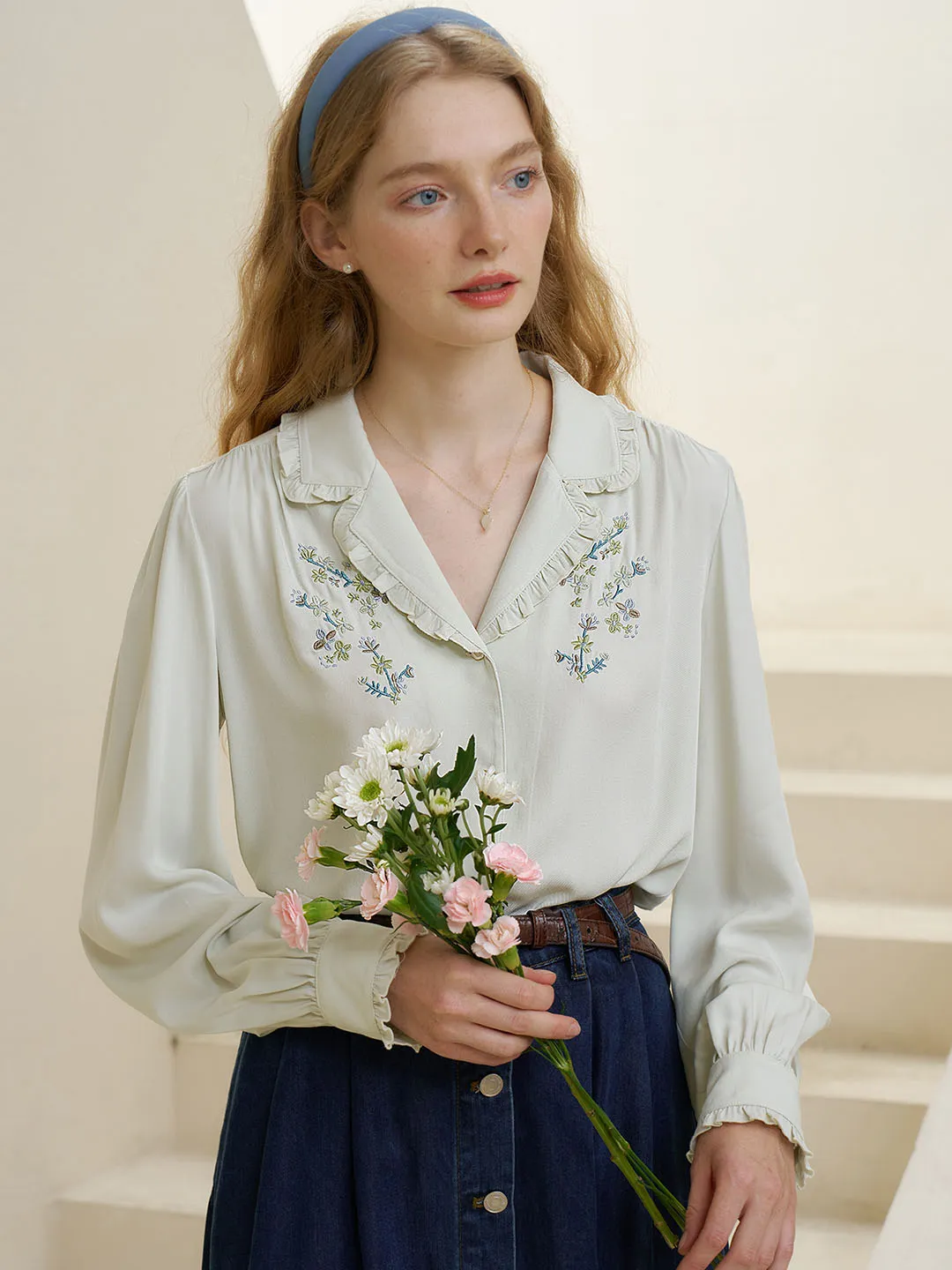 【Final Sale】Convallaria Floral Embroidered Light Green Puff Top