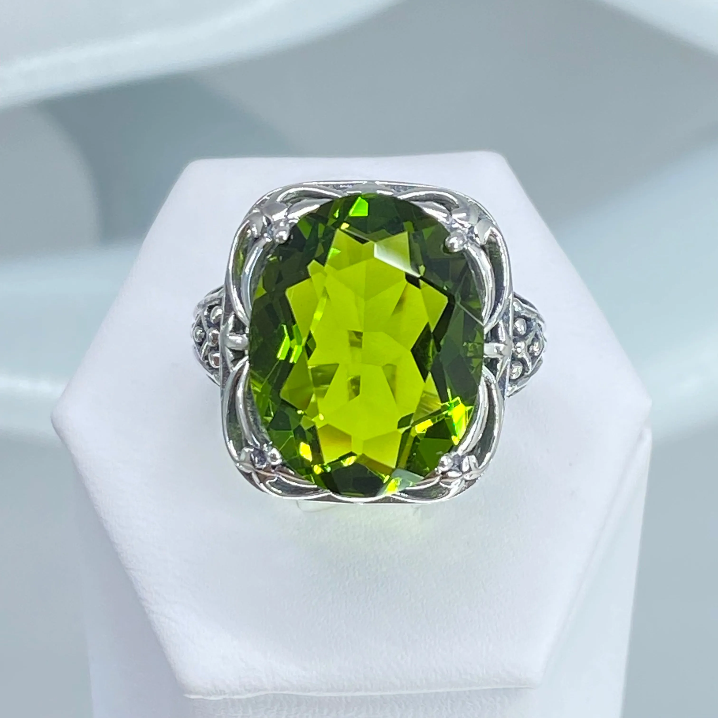 Green Peridot Ring, Oval Gemstone, Retro Swirl Filigree, Art Deco Vintage Jewelry, D119