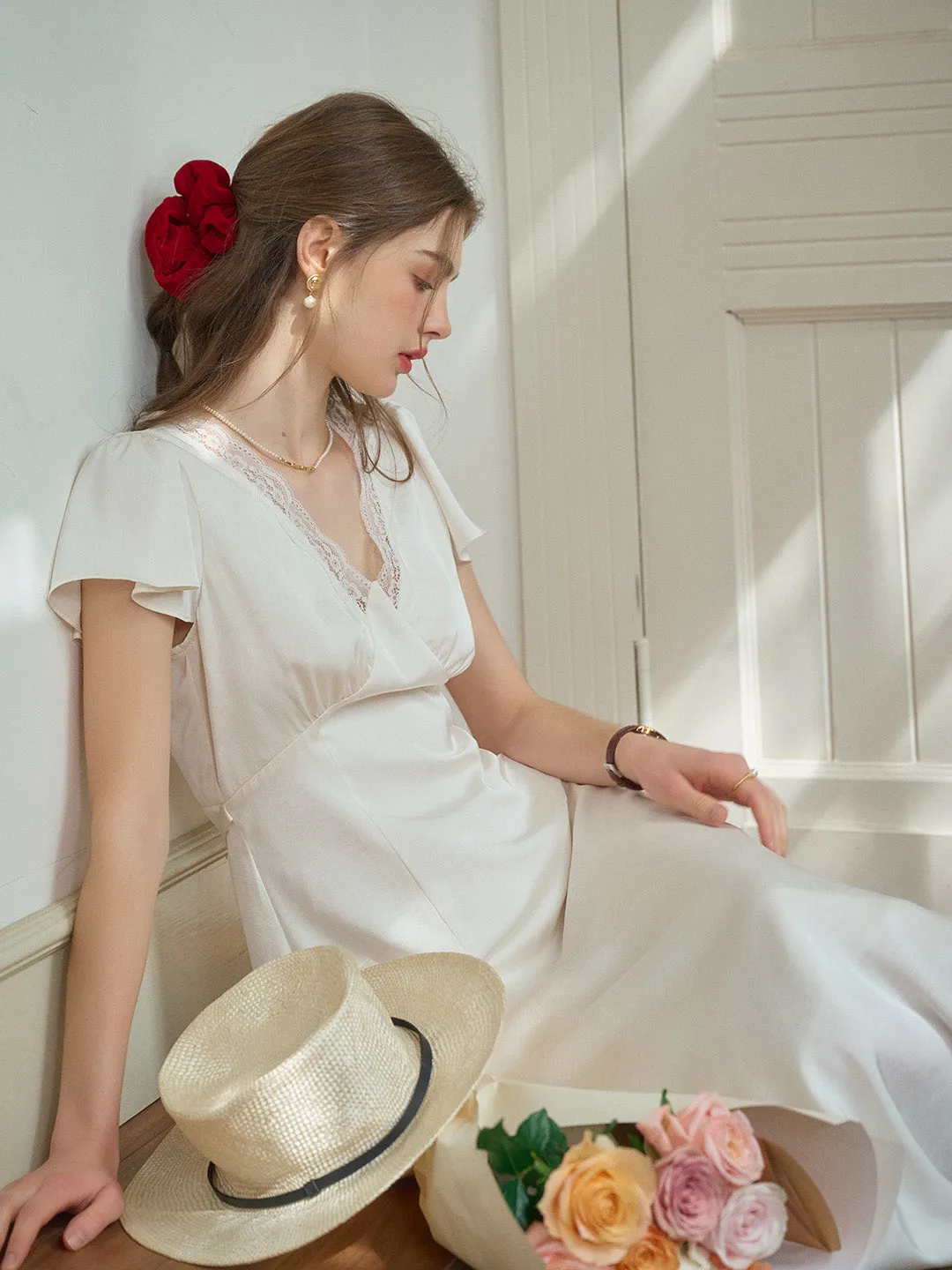 Noa V-Neck Lace Dress - White