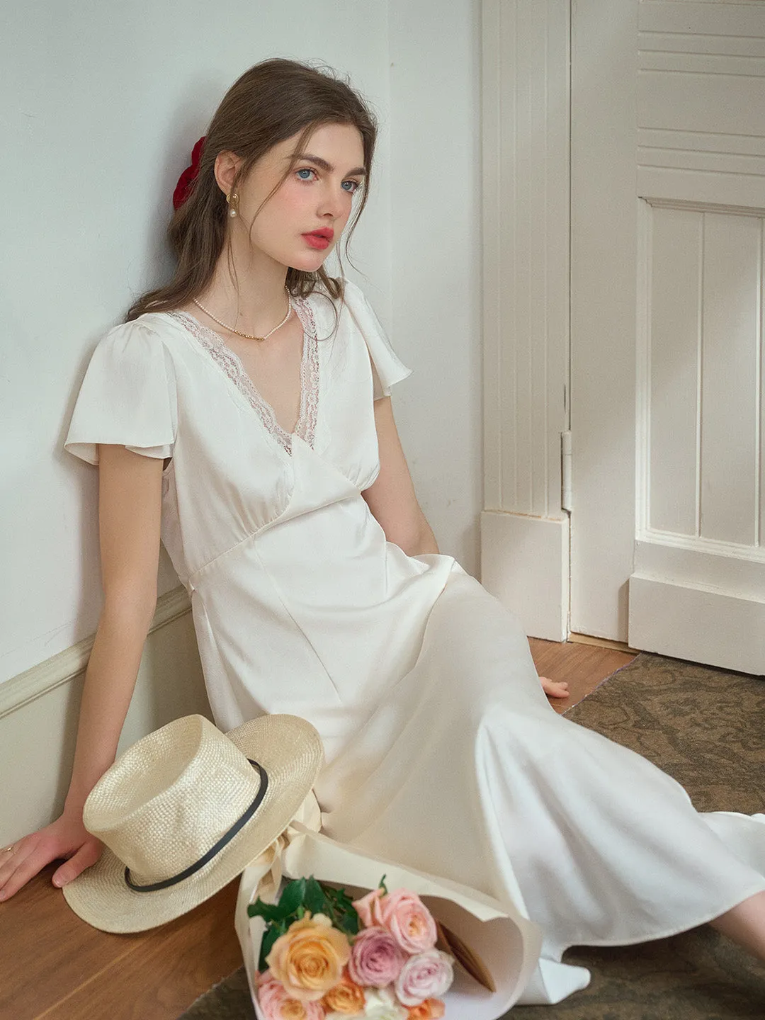 Noa V-Neck Lace Dress - White