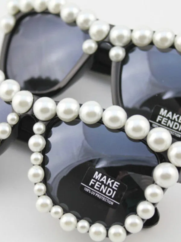 queen from 60's pearls sunglasses