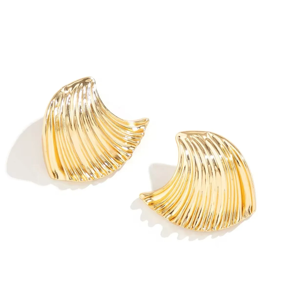 Retro Wave Fan-Shaped Stud Earrings