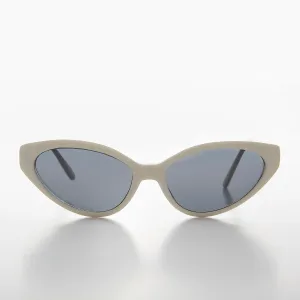 Shallow Lens Extreme Cat Eye Sunglass - Alexa