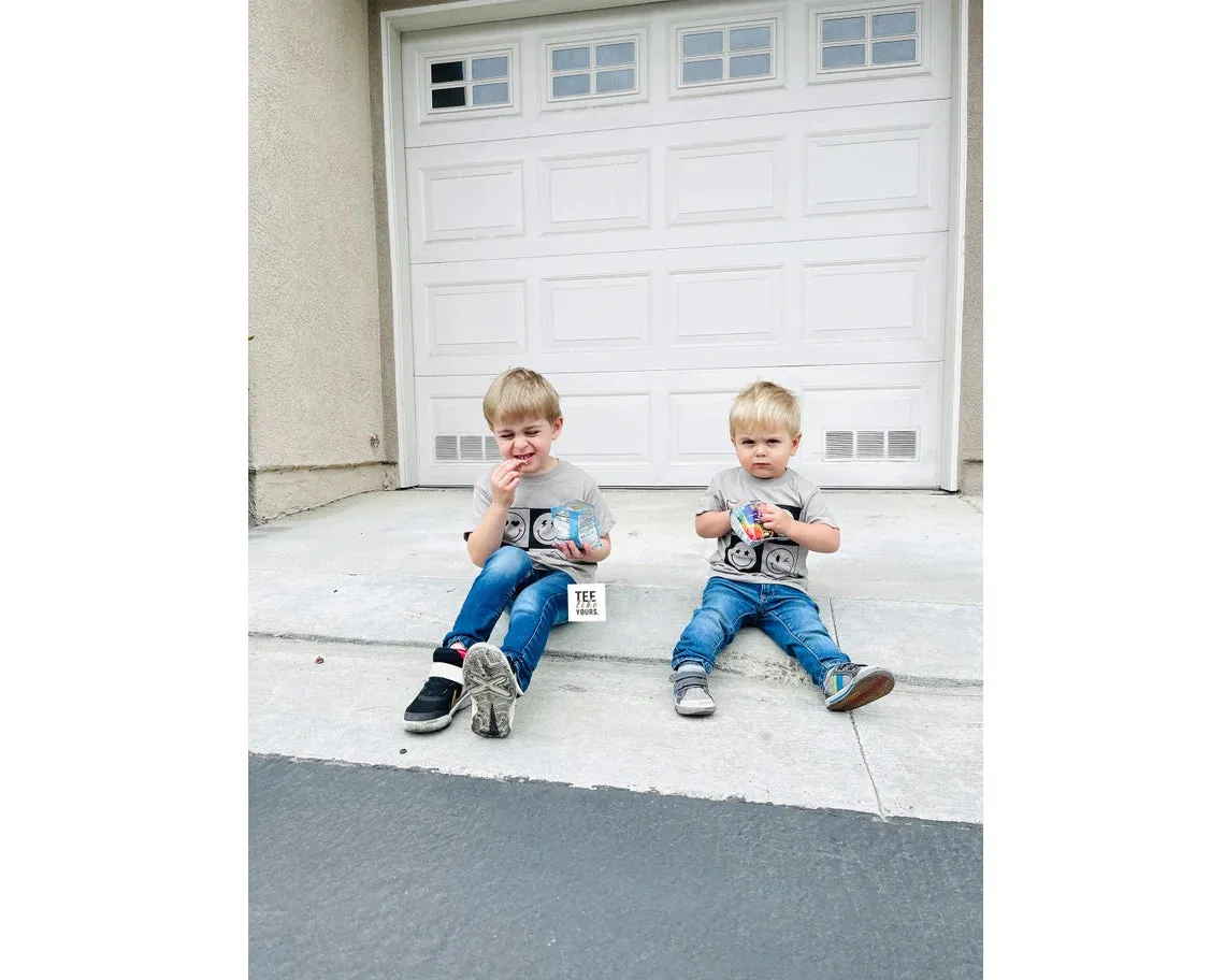 Smiley Face Retro Sibling Shirts | Siblings Matching T-shirts | Good Vibes only shirt for Brothers and Sisters | Boy and Girl Smiling Shirt
