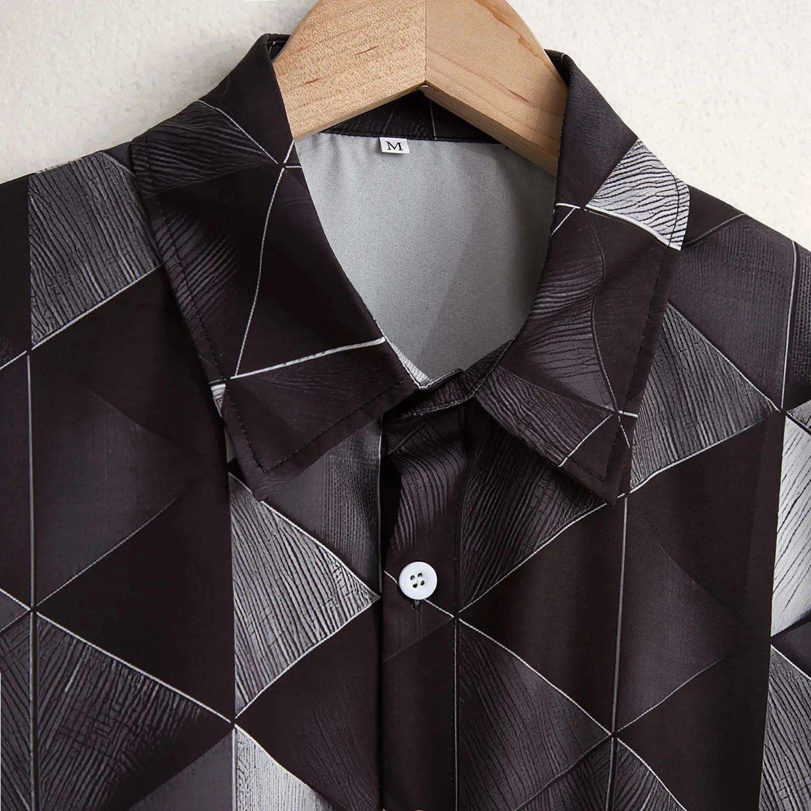 Urbaner Flair: Vintage Geometrisches Druck Langarmhemd für Männer